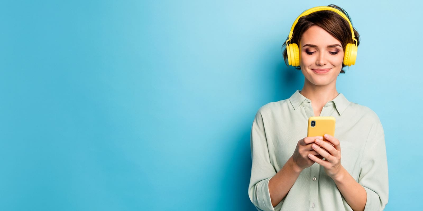 lady listening to music on her phone